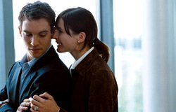Jonathan Rhys-Meyers e Emily Mortimer in Match Point