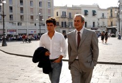 Riccardo Scamarcio e Ennio Fantastichini in Mine vaganti