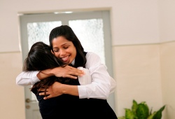 Freida Pinto in una scena di Miral