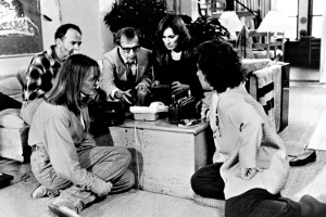 Ron Rifkin, Diane Keaton, Woody Allen, Anjelica Huston e Joy Behar in Misterioso omicidio a Manhattan