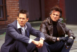 Kevin Bacon e Sean Penn in Mystic River