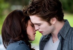 Kristen Stewart e Robert Pattinson in New Moon