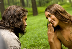 Colin Farrell e Q'Orianka Kilcher in The New World