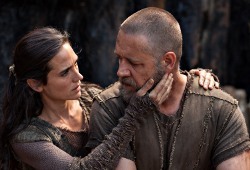 Jennifer Connelly e Russell Crowe in Noah