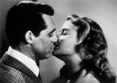 Cary Grant e Ingrid Bergman in Notorious - L'amante perduta