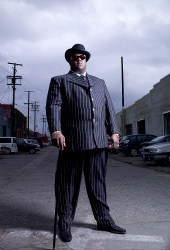 Jamal Woolard in un'immagine pubblicitaria di Notorious B.I.G.