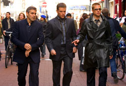 George Clooney, Matt Damon e Brad Pitt in Ocean's Twelve