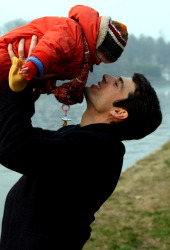 Luca Argentero in una scena di Solo un padre