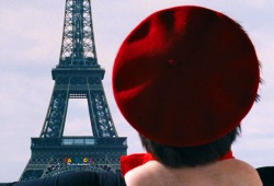 Paul Putner nell'episodio di Sylvain Chomet dedicato alla Tour Eiffel di Paris je t'aime