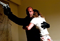 Jason Statham e Jennifer Lopez in Parker