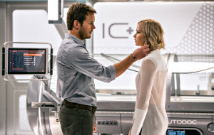 Chris Pratt e Jennifer Lawrence in Passengers
