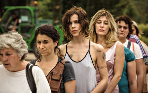 Micaela Ramazzotti e Valeria Bruni Tedeschi in una scena di La pazza gioia