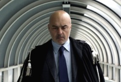 Luca Zingaretti in Perez.