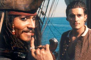 Johnny Depp e Orlando Bloom in La maledizione della Prima Luna