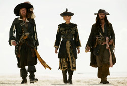 Geoffrey Rush, Keira Knightley e Johnny Depp in Pirati dei Caraibi - Ai confini del mondo