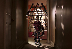 Kyle Catlett in una scena di Poltergeist