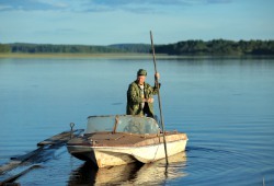 Aleksey Tryapitsyn in una scena di The Postman’s White Nights