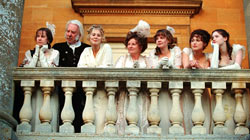 Jena Malone, Donald Sutherland, Rosamund Pike, Brenda Blethyn, Carey Mulligan, Keira Knightley e Talulah Riley