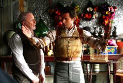 Michael Caine e Hugh Jackman in The Prestige
