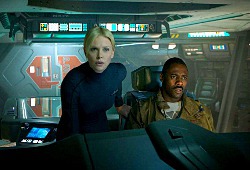 Charlize Theron e Idris Elba in Prometheus