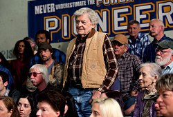 Hal Holbrook in una scena