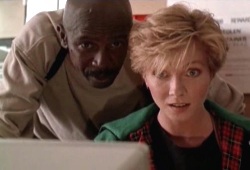 Louis Gossett Jr e Nancy Everhard in Il vendicatore