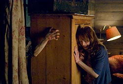 Kristen Connolly in una scena di Quella casa nel bosco