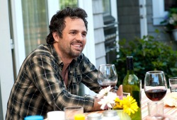 Mark Ruffalo in una scena di I ragazzi stanno bene