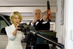 Helen Mirren e John Malkovich in Red