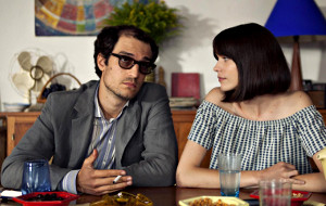 Louis Garrel e Stacy Martin in Il mio Godard