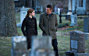 Emma Watson e Ethan Hawke in Regression