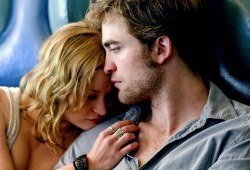 Emilie de Ravin e Robert Pattinson in Remember Me