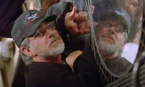 Il regista Steven Spielberg sul set di Minority Report