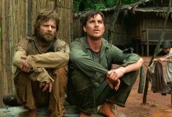 Steve Zahn e Christian Bale in L'alba della libertà