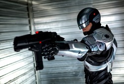 Joel Kinnaman in RoboCop