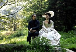 Mads Mikkelsen e Alicia Vikander in Royal Affair