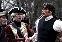 Mikkel Boe Følsgaard e Mads Mikkelsen in Royal Affair