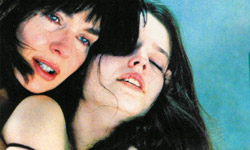 Anne Parillaud e Roxane Mesquida in Sex is Comedy