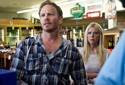 Ian Ziering e Tara Reid in Sharknado