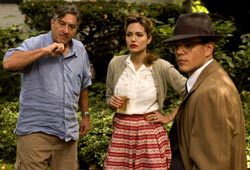 Il regista di The Good Shepherd Robert De Niro con Angelina Jolie e Matt Damon