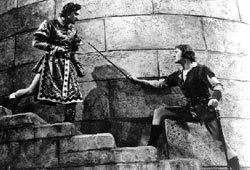 Basil Rathbone e Errol Flynn in "La leggenda di Robin Hood"