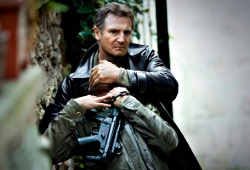 Liam Neeson in una scena di Taken 3