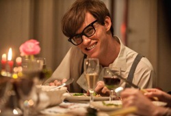 Eddie Redmayne in La teoria del tutto