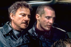 Harvey Keitel e Matthew McConaughey in U-571