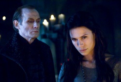 Bill Nighy e Rhona Mitra in Underworld - La ribellione dei Lycans