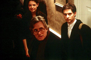 Katie Holmes, Michael Douglas e Tobey Maguire in Wonder Boys