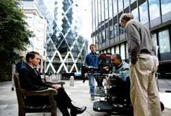 Jonathan Rhys-Meyers sul set di Match Point