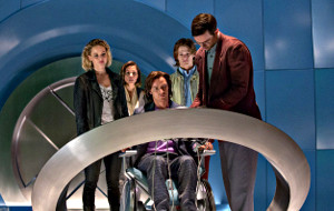 Jennifer Lawrence, Rose Byrne, James McAvoy, Lucas Till e Nicholas Hoult in una scena di X-Men: Apocalisse